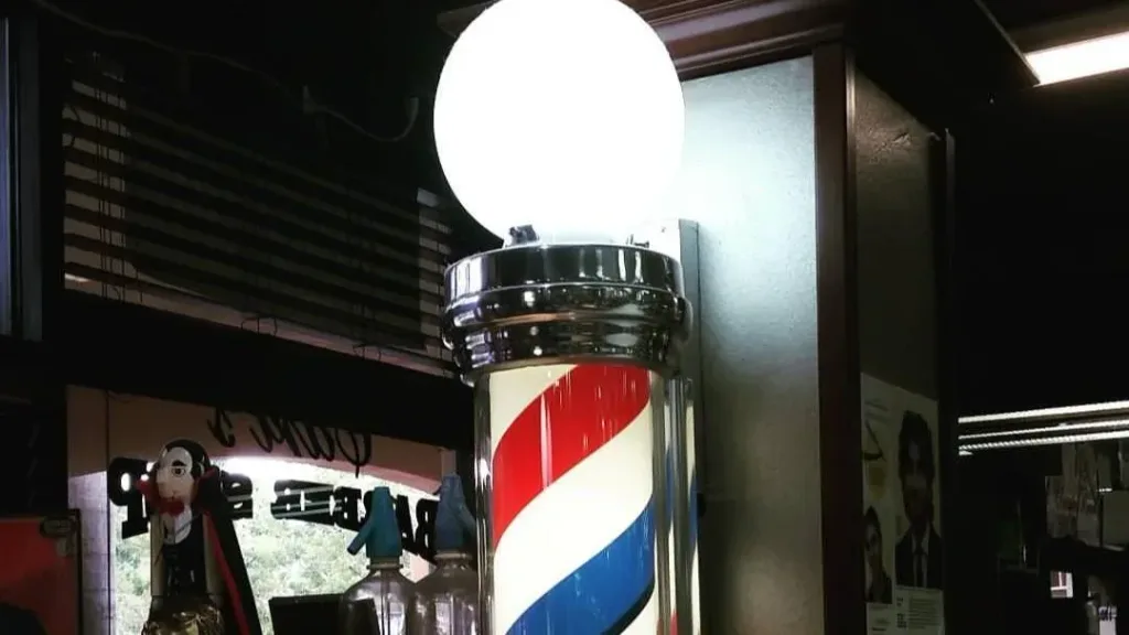 Carl's Old Time Barber Shop in Weston — Barber shop in Weston